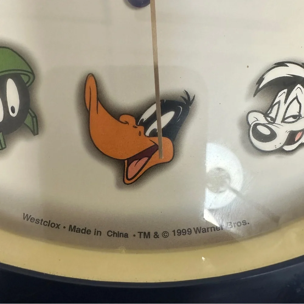 Vintage Looney Tunes Wall Clock Warner Bros Cartoon Character Retro Decor (work)